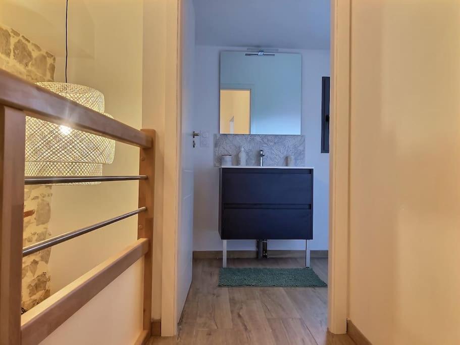 Вилла Charme Et Quietude Au Coeur Du Quartier Tiret Амберьё-ан-Бюже Экстерьер фото
